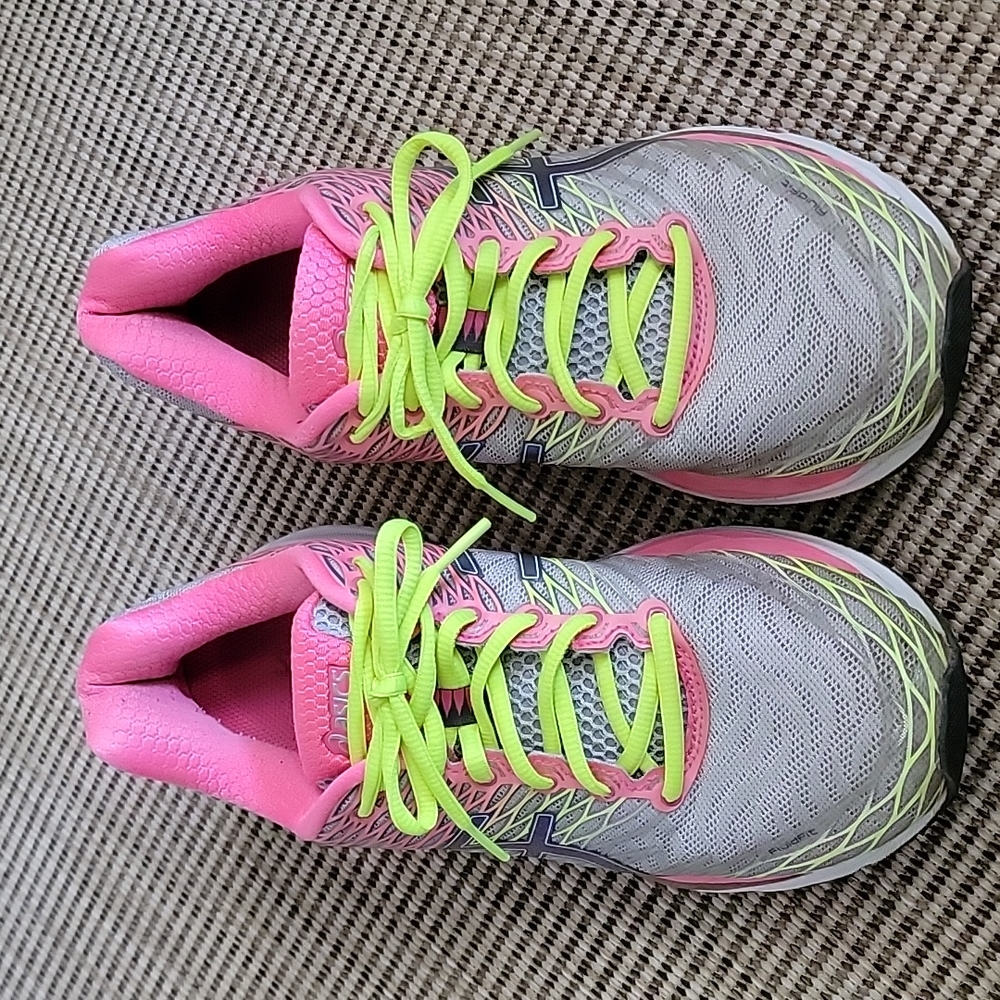 Asics Gel Nimbus 18 Shoes Size 9....SOLD ON OTHER SITE